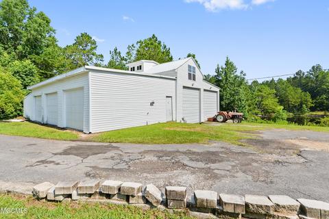 19294 Pinecrest Rd, Saucier, MS 39574 photo 3