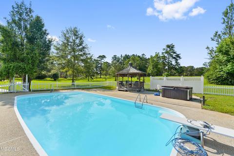 19294 Pinecrest Rd, Saucier, MS 39574 photo 4