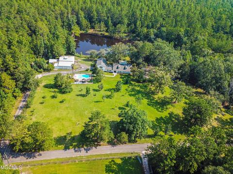 19294 Pinecrest Rd, Saucier, MS 39574 photo 2