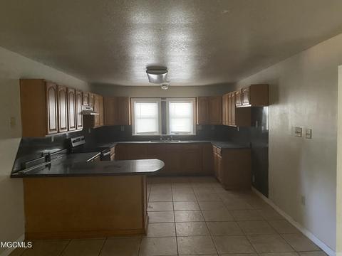 4212 Walter St, Moss Point, MS 39563 photo 2