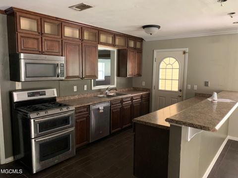 209 Clower Ave, Long Beach, MS 39560 photo 3