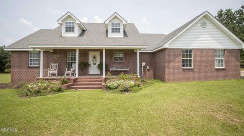 56 Presley Dr, Wiggins, MS 39577 photo 1