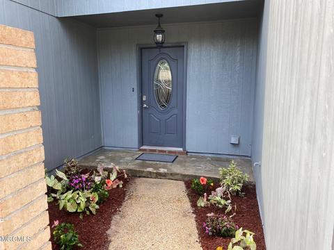 688 Apona St, Diamondhead, MS 39525 photo 2