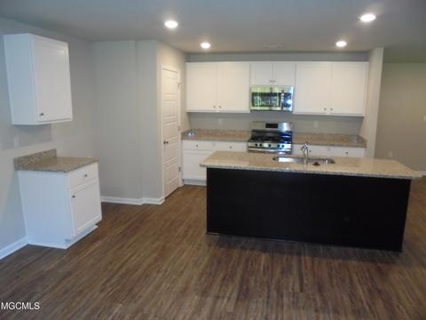 217 Hawthorne Dr, Long Beach, MS 39560 photo 16