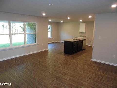217 Hawthorne Dr, Long Beach, MS 39560 photo 13