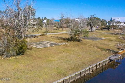 10081 E Shorecrest Rd, Biloxi, MS 39532 photo 3
