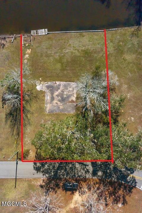 10081 E Shorecrest Rd, Biloxi, MS 39532 photo 2