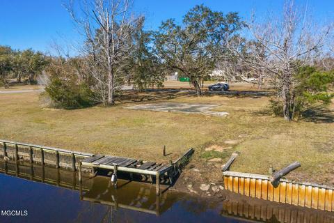 10081 E Shorecrest Rd, Biloxi, MS 39532 photo 4