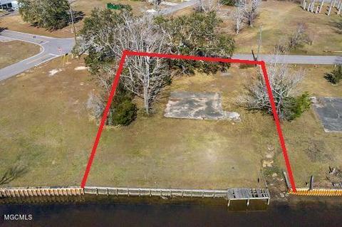 10081 E Shorecrest Rd, Biloxi, MS 39532 photo 1