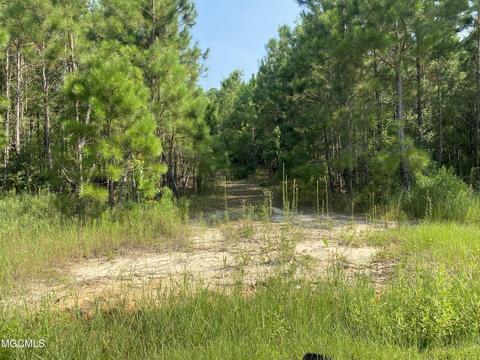 00 Hubbard St, Waveland, MS 39576