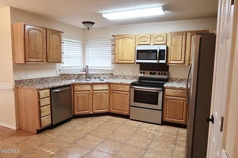 2012 Barracuda Dr, Gautier, MS 39553 photo 11