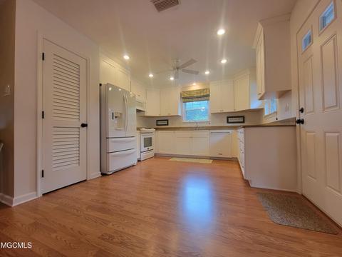 7733 Manini Way, Diamondhead, MS 39525 photo 3
