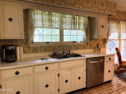 3748 Riverpine Dr, Moss Point, MS 39563 photo 14