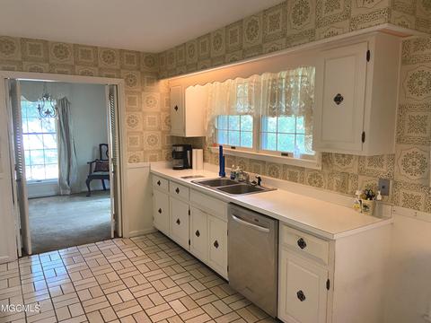 3748 Riverpine Dr, Moss Point, MS 39563 photo 11