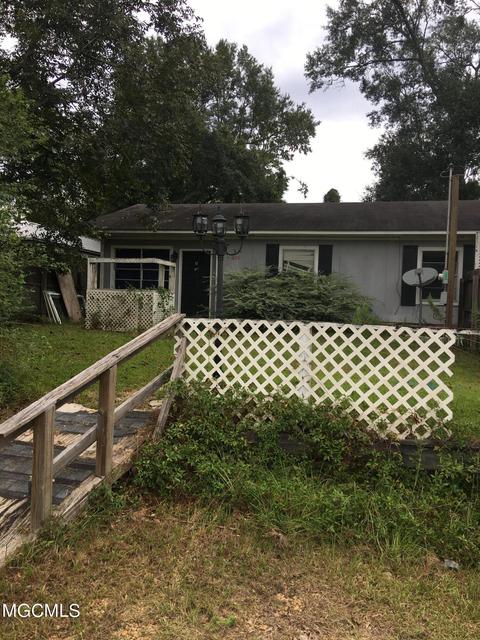 609 E Central Ave, Wiggins, MS 39577 photo 1