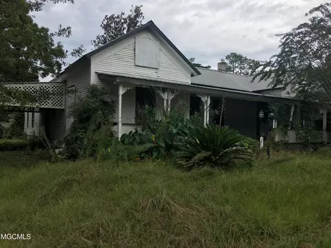 537 E College Ave, Wiggins, MS 39577 photo 5