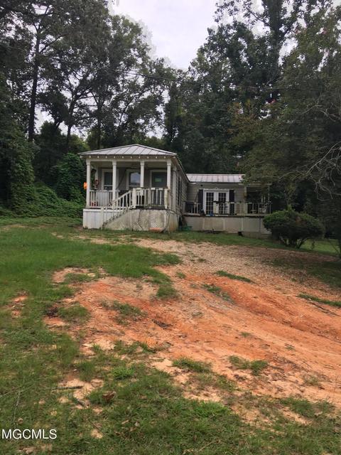 738 N First St, Wiggins, MS 39577 photo 3