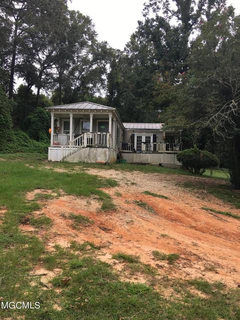 738 N First St, Wiggins, MS 39577 photo 2