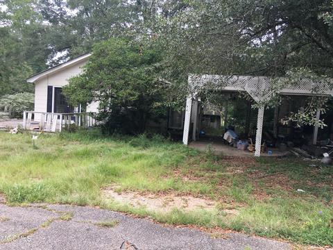 110 Myrtle St, Wiggins, MS 39577 photo 1