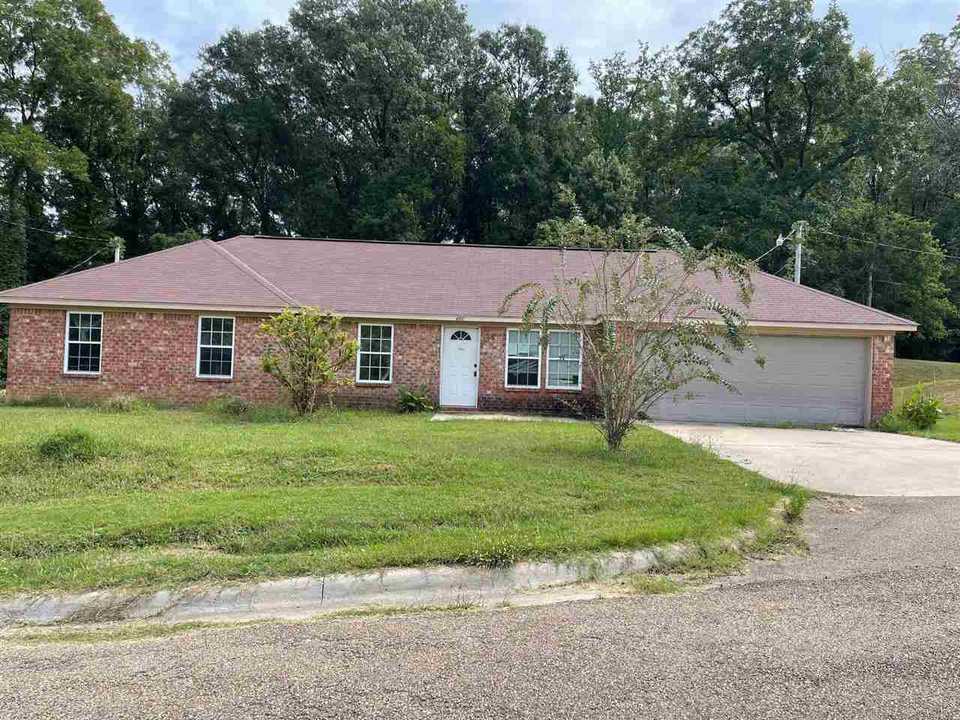 460 Pierce St, Yazoo City, MS 39194 8 Photos MLS 344612 Movoto