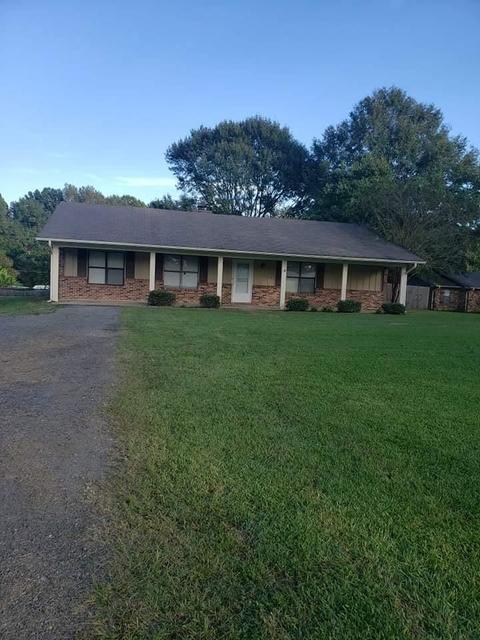 240 Walker Cir, Florence, MS 39073 photo 1