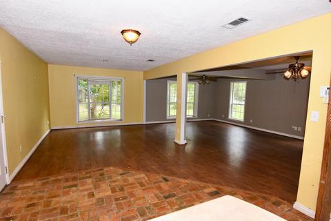 3608 Sheffield Rd, Moss Point, MS 39562 photo 2