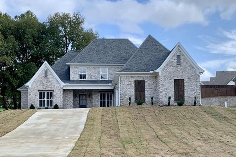 1394 Stone Gate Dr, Hernando, MS 38632 photo 1