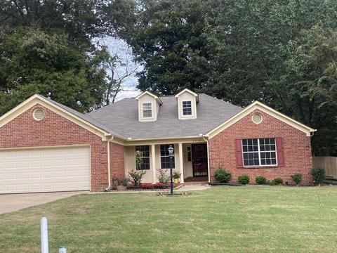 2714 Cedar Bluff Dr, Nesbit, MS 38651 photo 1