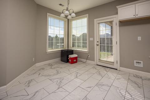 4902 E Margarette Cir, Olive Branch, MS 38654 photo 8