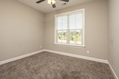 4902 E Margarette Cir, Olive Branch, MS 38654 photo 10