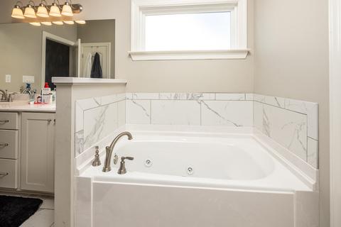 4902 E Margarette Cir, Olive Branch, MS 38654 photo 12