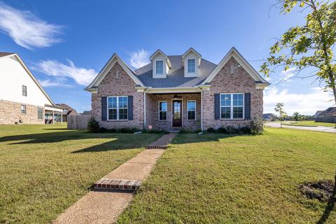 4902 E Margarette Cir, Olive Branch, MS 38654 photo 1