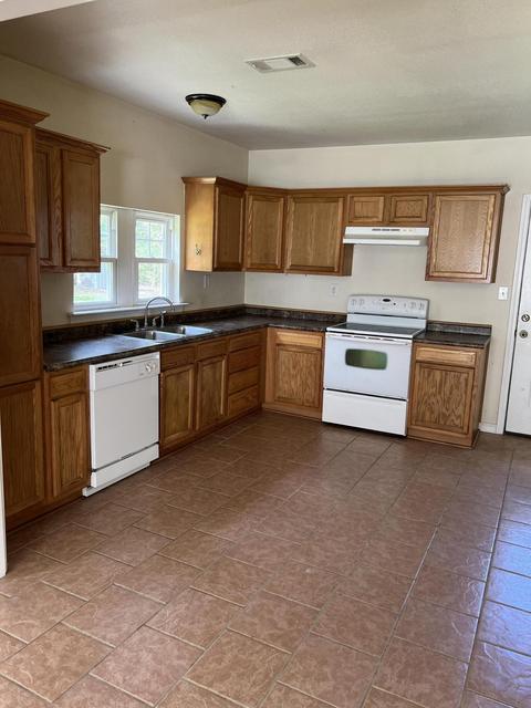 6801 Firetower Rd, Moss Point, MS 39562 photo 3