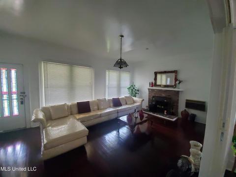 503 E Center St, Canton, MS 39046 photo 6