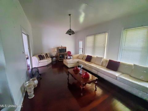 503 E Center St, Canton, MS 39046 photo 8