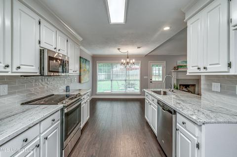252 Azalea Ct, Brandon, MS 39047 photo 8