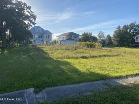 522 Trautman Ave, Long Beach, MS 39560 photo 1