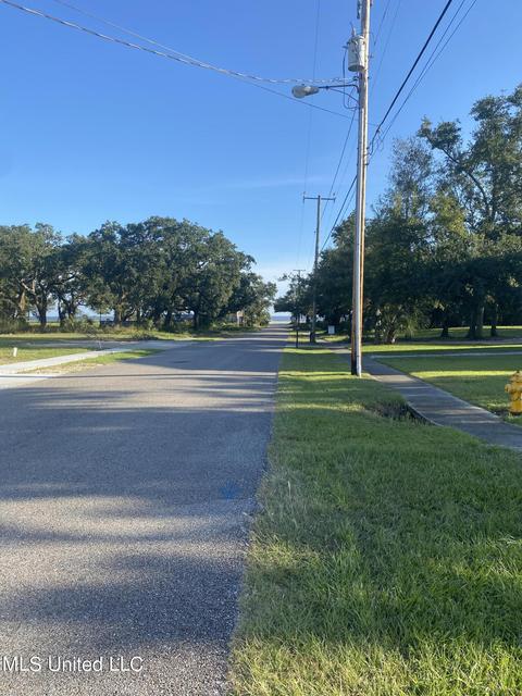 522 Trautman Ave, Long Beach, MS 39560 photo 2