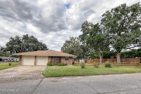 511 N Forest Ave, Long Beach, MS 39560 photo 3