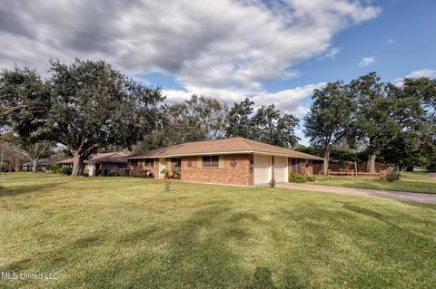 511 N Forest Ave, Long Beach, MS 39560 photo 2
