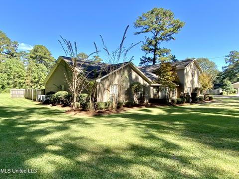 507 NW Oak St, Magee, MS 39111 photo 2