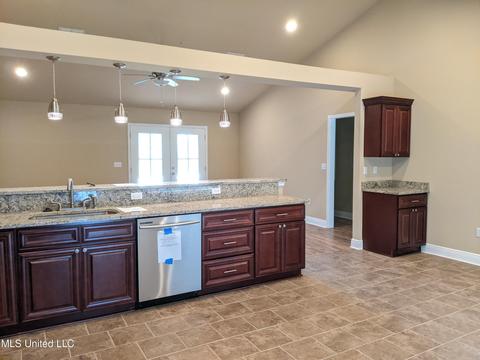 9 Cascade Cv, Perkinston, MS 39573 photo 6