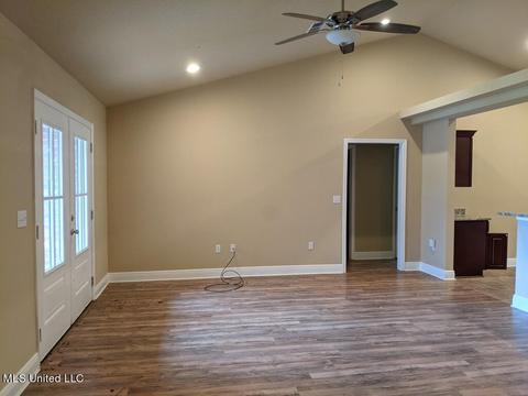 9 Cascade Cv, Perkinston, MS 39573 photo 2