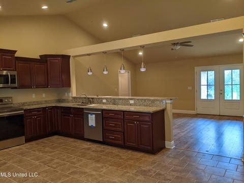 9 Cascade Cv, Perkinston, MS 39573 photo 5