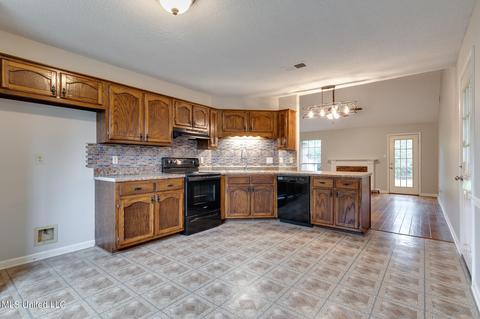 10142 Phillips Dr, Olive Branch, MS 38654 photo 8