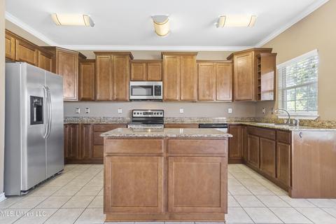 6905 Gregory Dr, Biloxi, MS 39532 photo 5