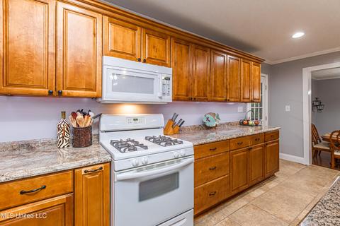 140 Alton Cir, Benton, MS 39039 photo 10