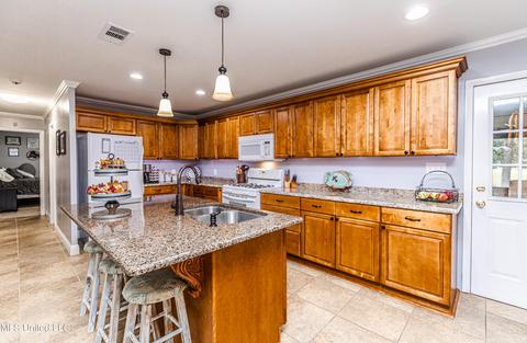 140 Alton Cir, Benton, MS 39039 photo 8
