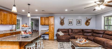 140 Alton Cir, Benton, MS 39039 photo 5