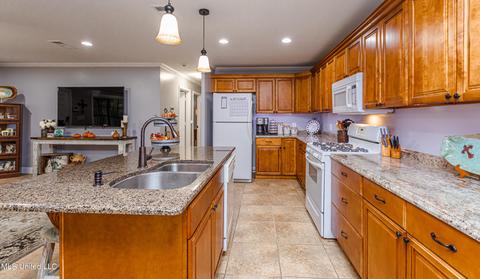 140 Alton Cir, Benton, MS 39039 photo 9